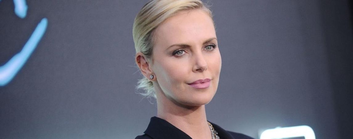 Ünlülerin Cirit Attığı Flört Uygulaması: “Raya”